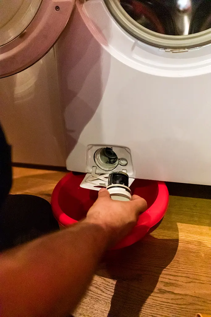 Tecnico Archimede ripara lavatrice Bosch a Bologna